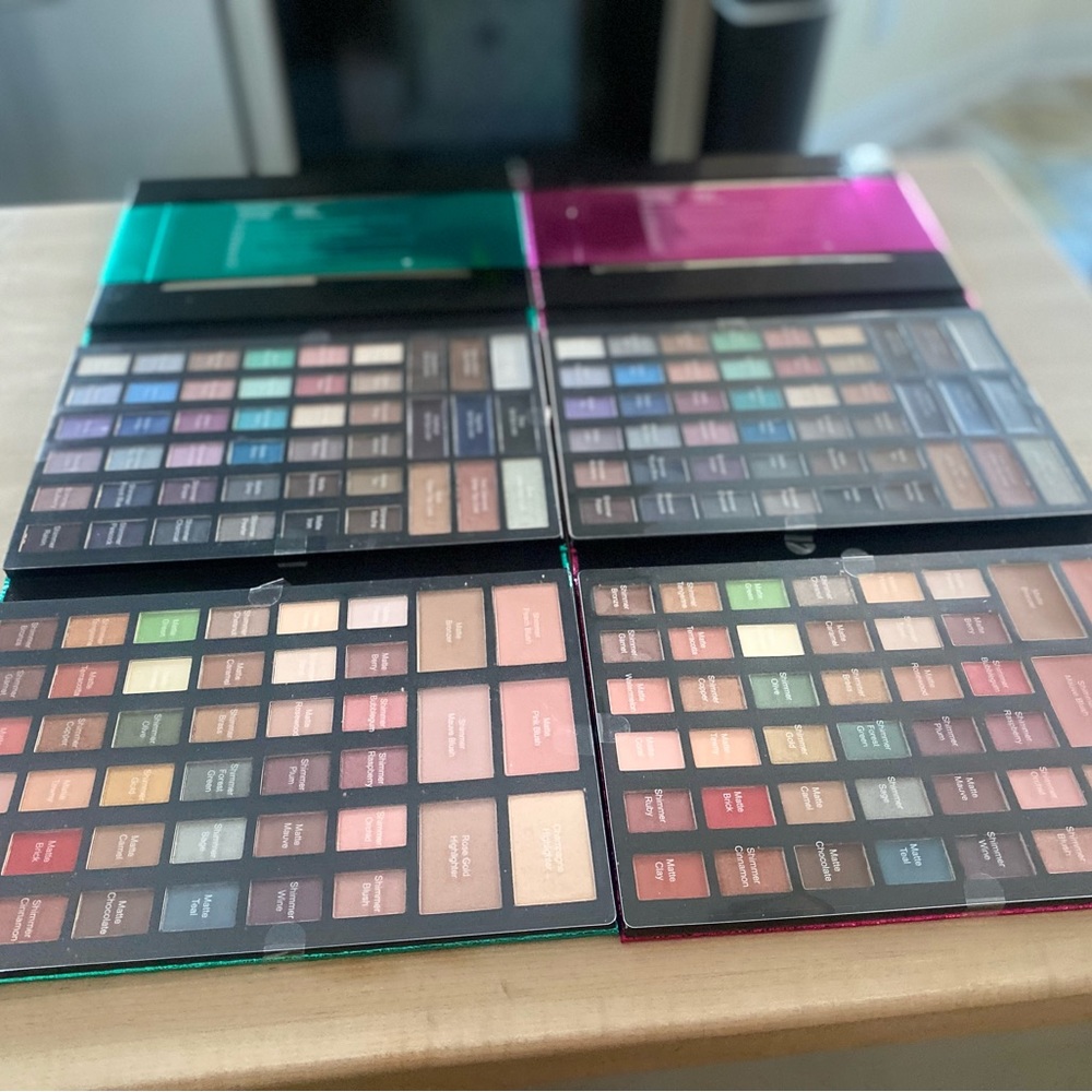 2 Makeup Pallets - Picture 4 of 11